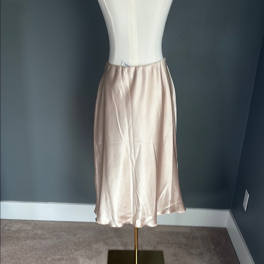 Nicole Miller Elegant Gold Midi Skirt - Picture 3 of 6